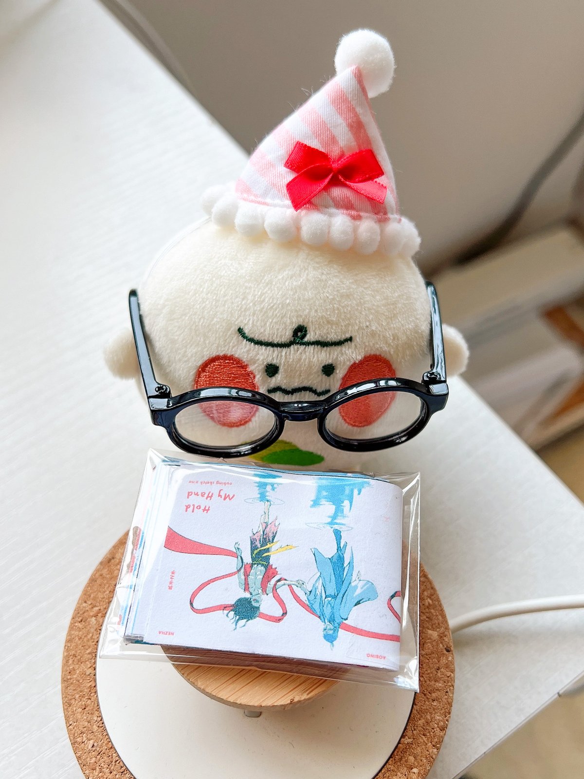 Hold My Hand [Riso Zine] | Xiaoarts